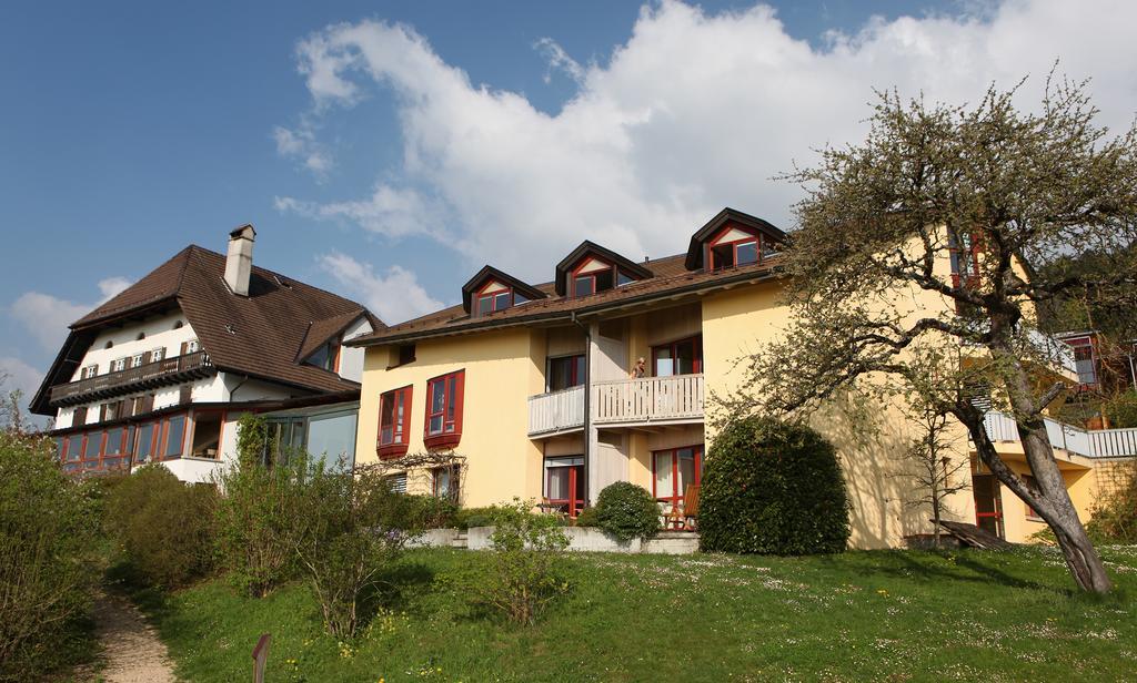 Ecohotel L'Aubier Montezillon Bagian luar foto